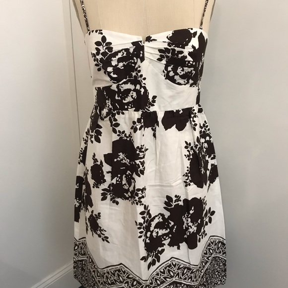 Dress - Picture 1 of 5